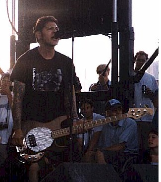 warped_mxpx2.jpg (35130 bytes)